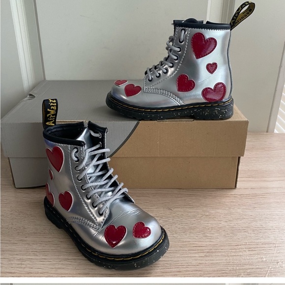 Limited Edition Dr. Martens Heart Boots. Kids 7 - Picture 9 of 9